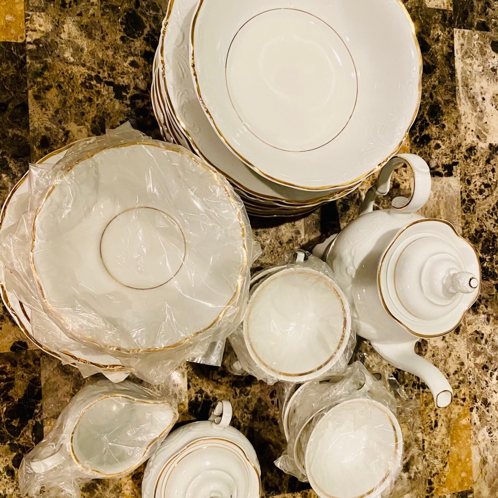 Wawel Poland Casa Oro dinnerware tea set